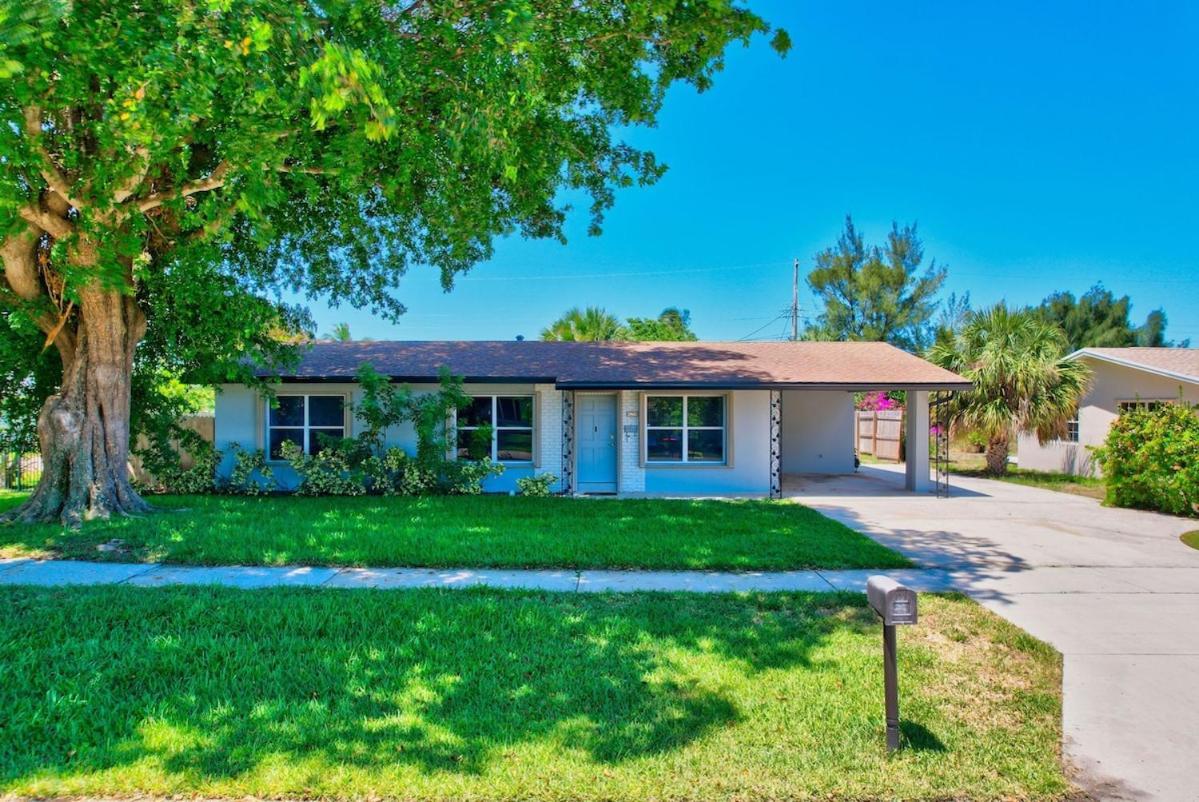Holiday home Newly Renovated Three Bedroom Near Atlantic Avenue And *