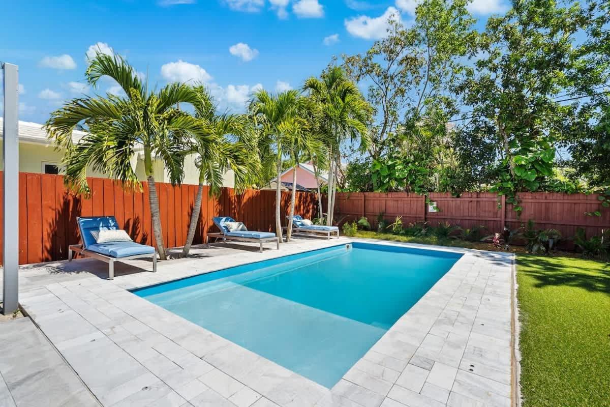 Holiday home Pool And Spacious Backyard - Delray
