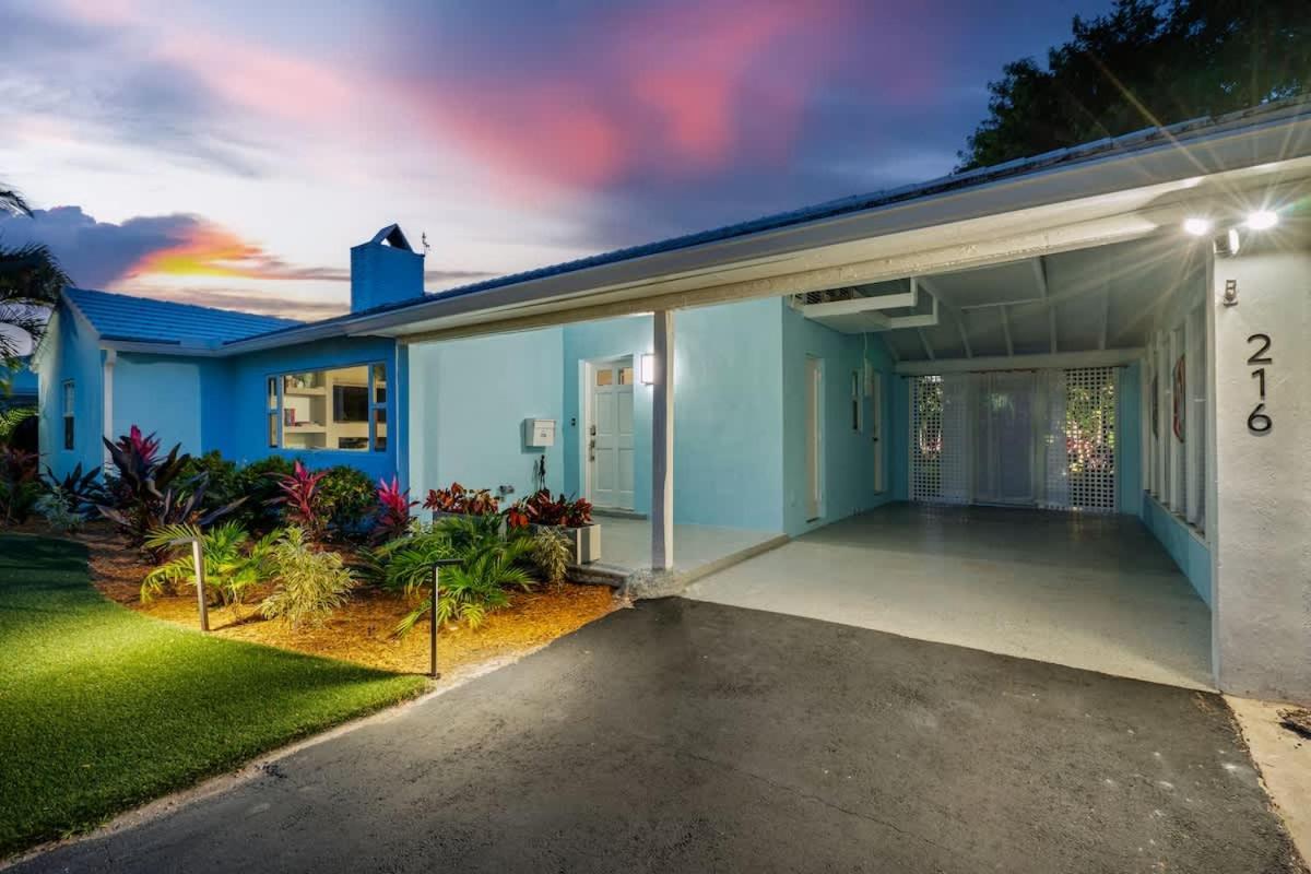 Pool And Spacious Backyard - Delray