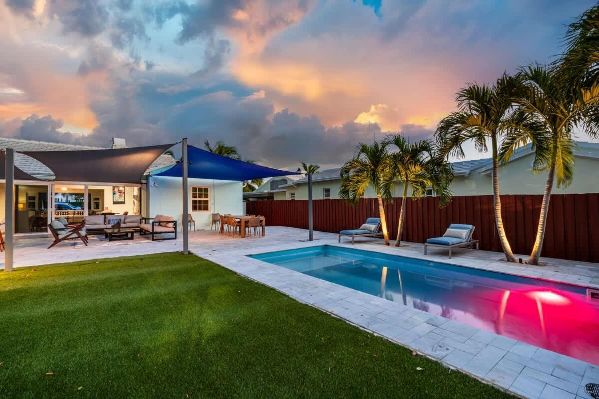 Pool And Spacious Backyard - Delray