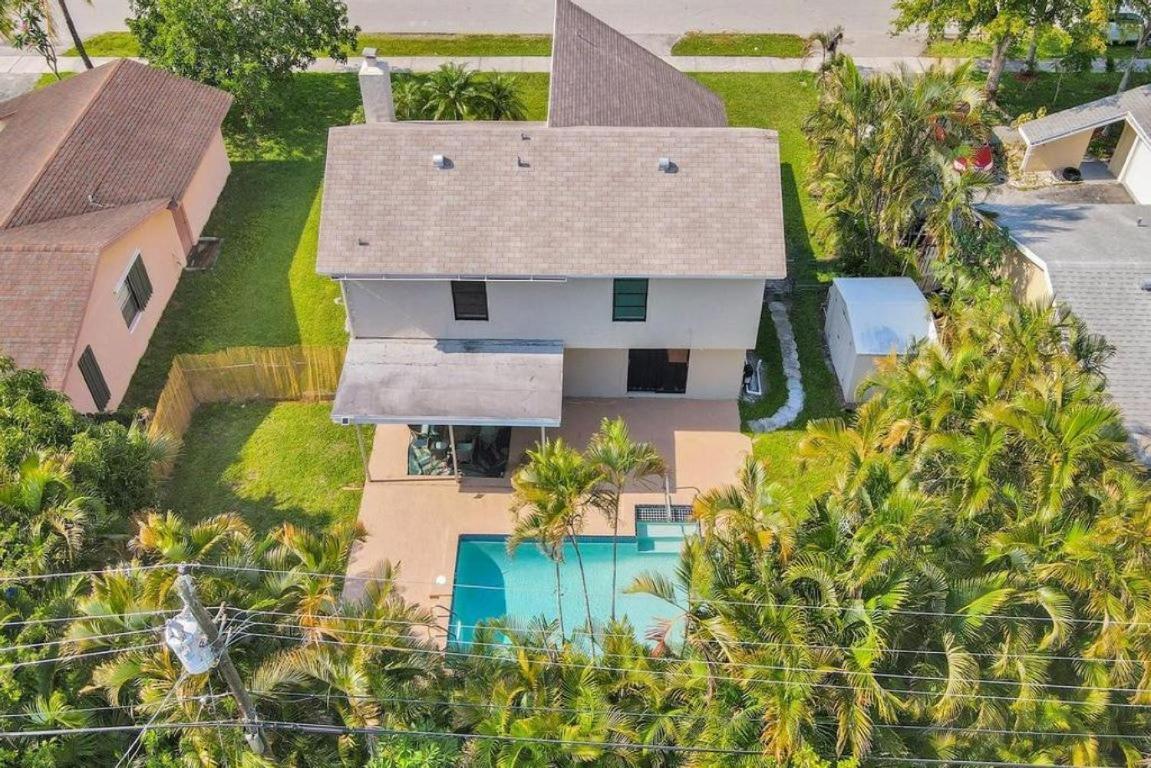 Luxurious 3-bedroom House W Priv Pool Game Holiday home