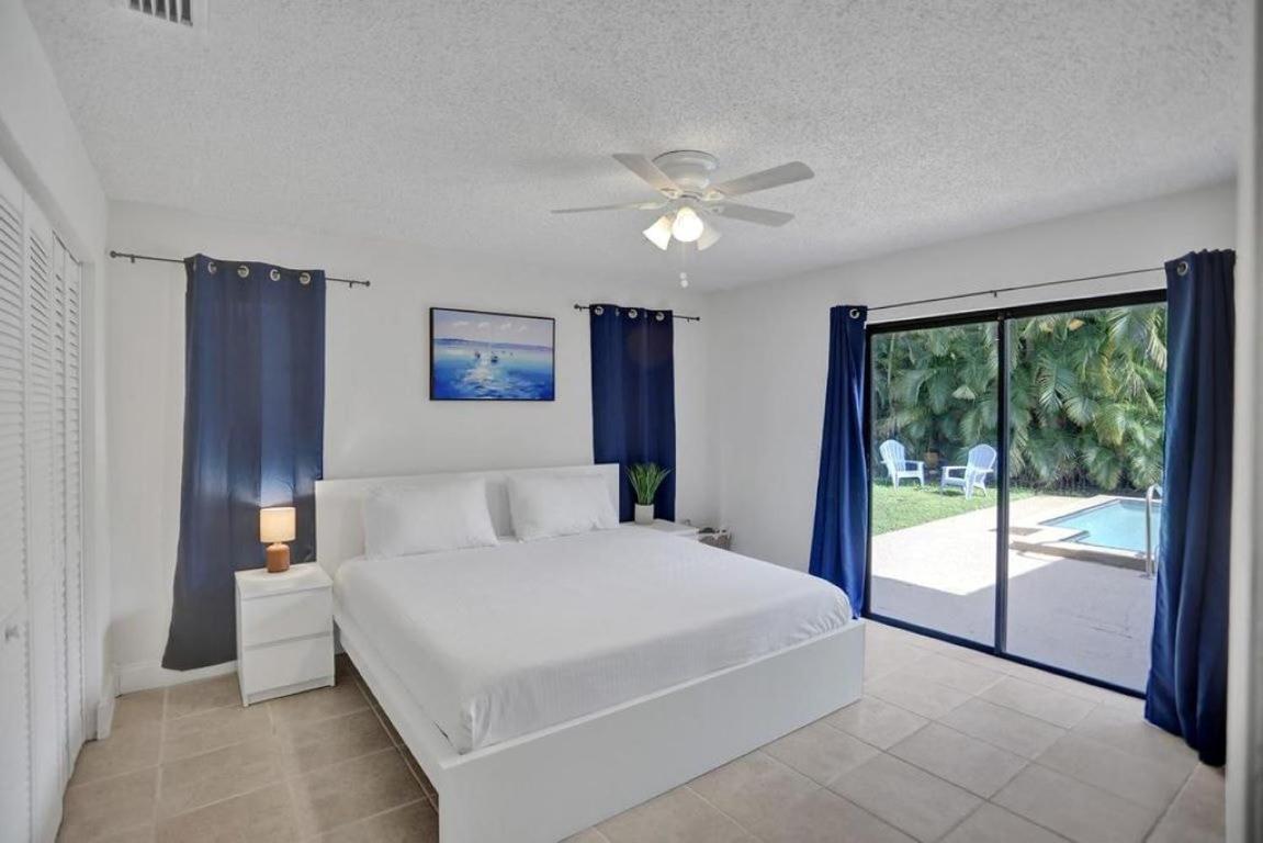 Luxurious 3-bedroom House W Priv Pool Game Holiday home Delray Beach