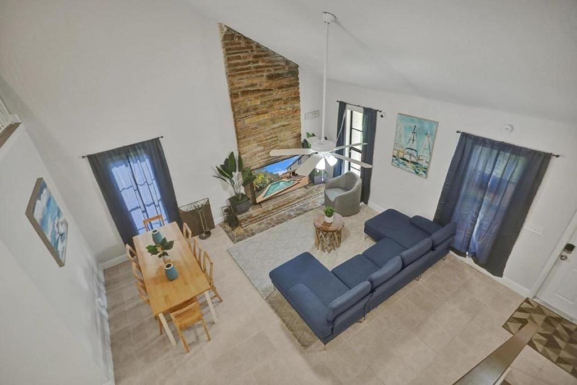 Luxurious 3-bedroom House W Priv Pool Game *
