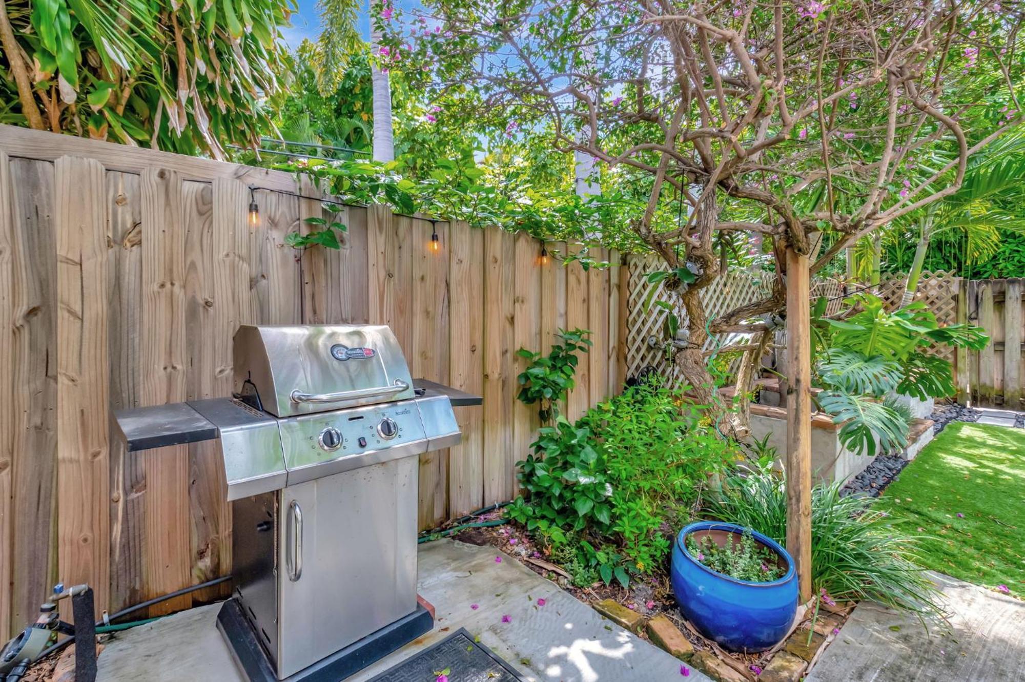 Magnificent Townhome Steps From Atlantic Ave Delray Beach