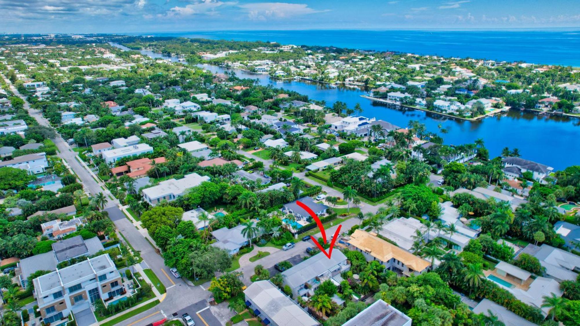 Magnificent Townhome Steps From Atlantic Ave Holiday home