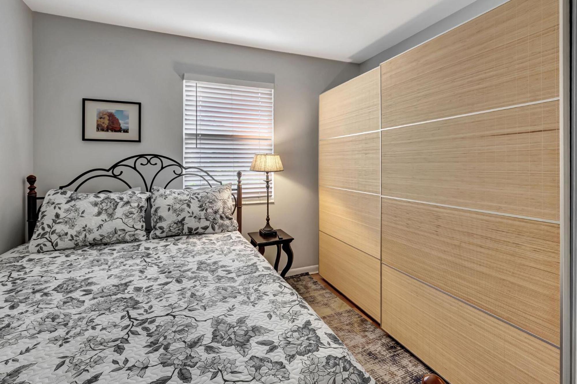 Magnificent Townhome Steps From Atlantic Ave Holiday home *