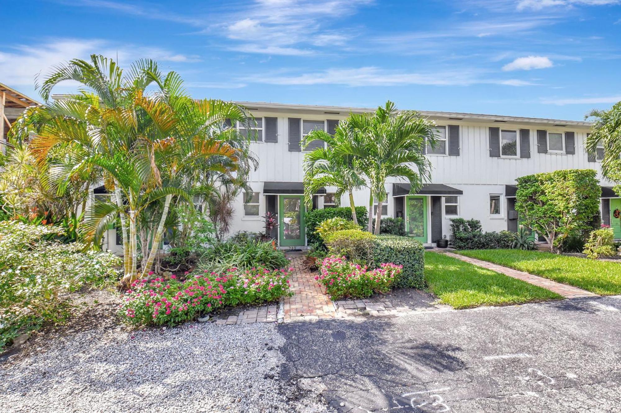 Magnificent Townhome Steps From Atlantic Ave *