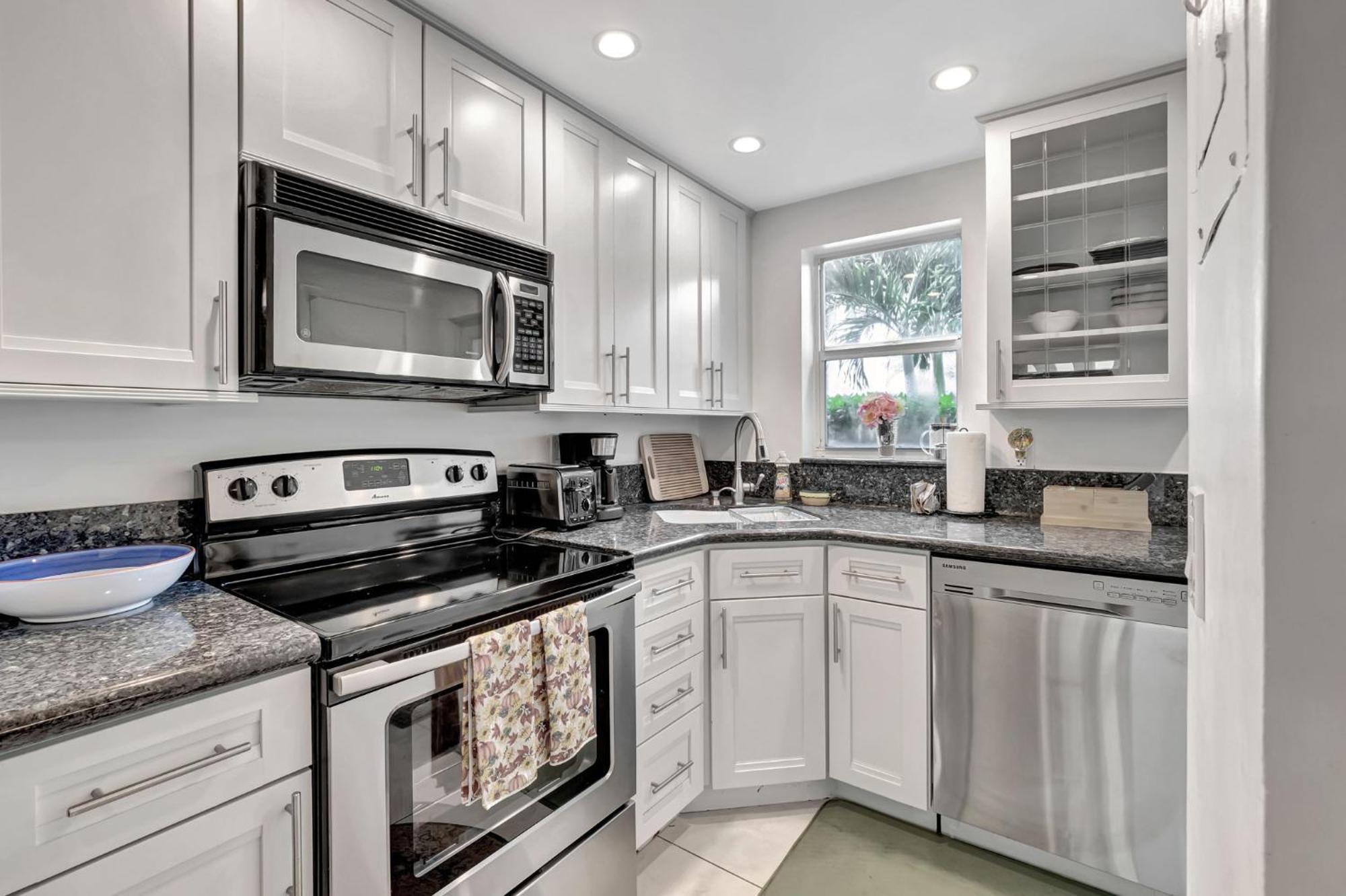 Magnificent Townhome Steps From Atlantic Ave Delray Beach