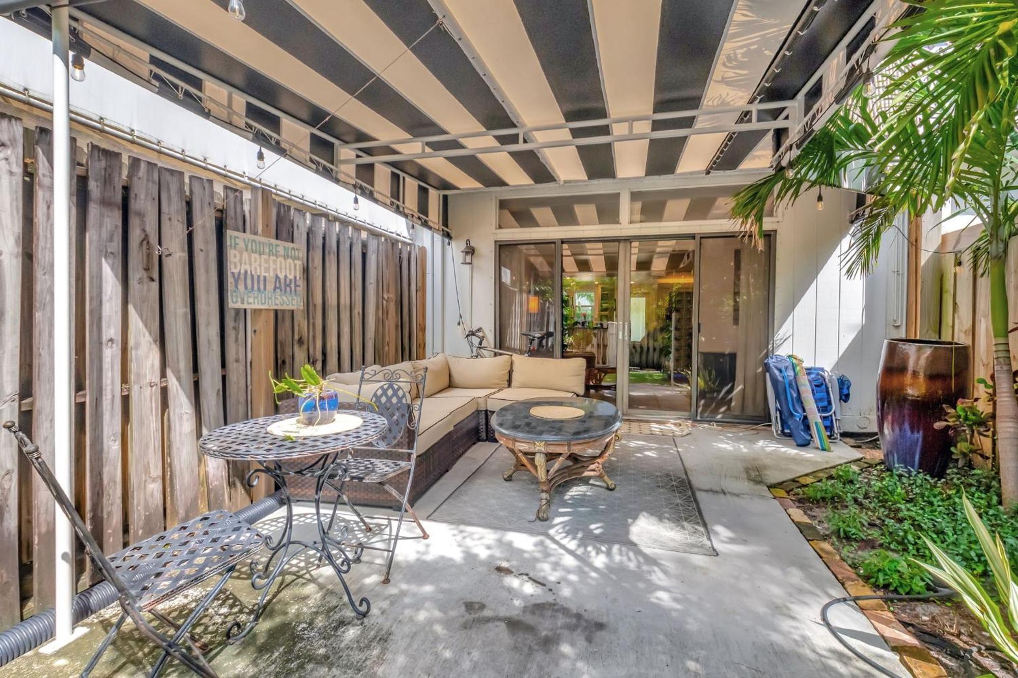 Magnificent Townhome Steps From Atlantic Ave Holiday home *