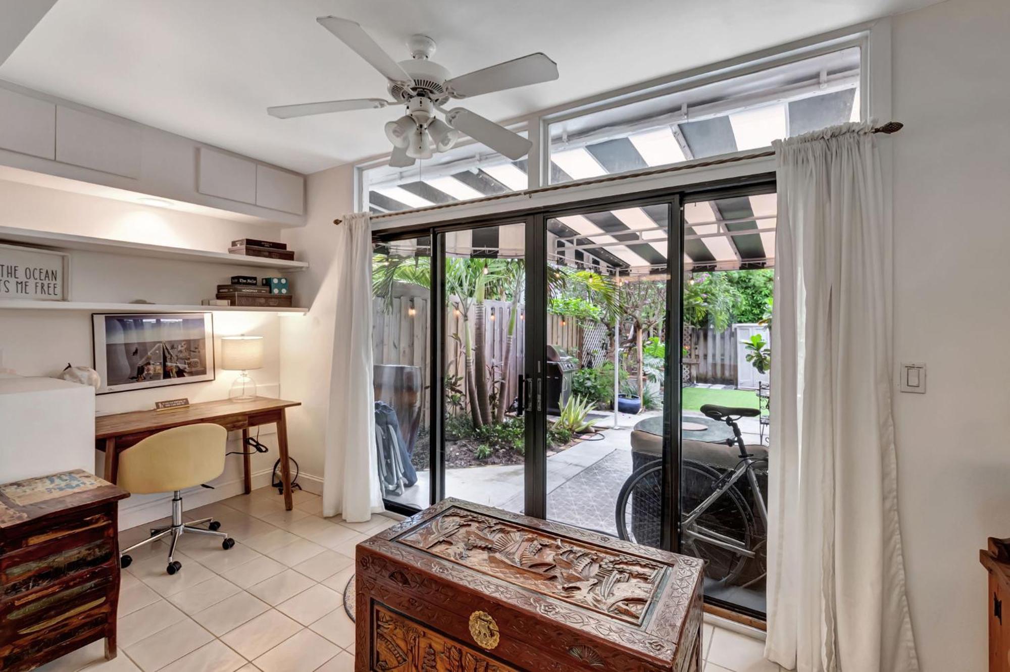 Magnificent Townhome Steps From Atlantic Ave Holiday home Delray Beach