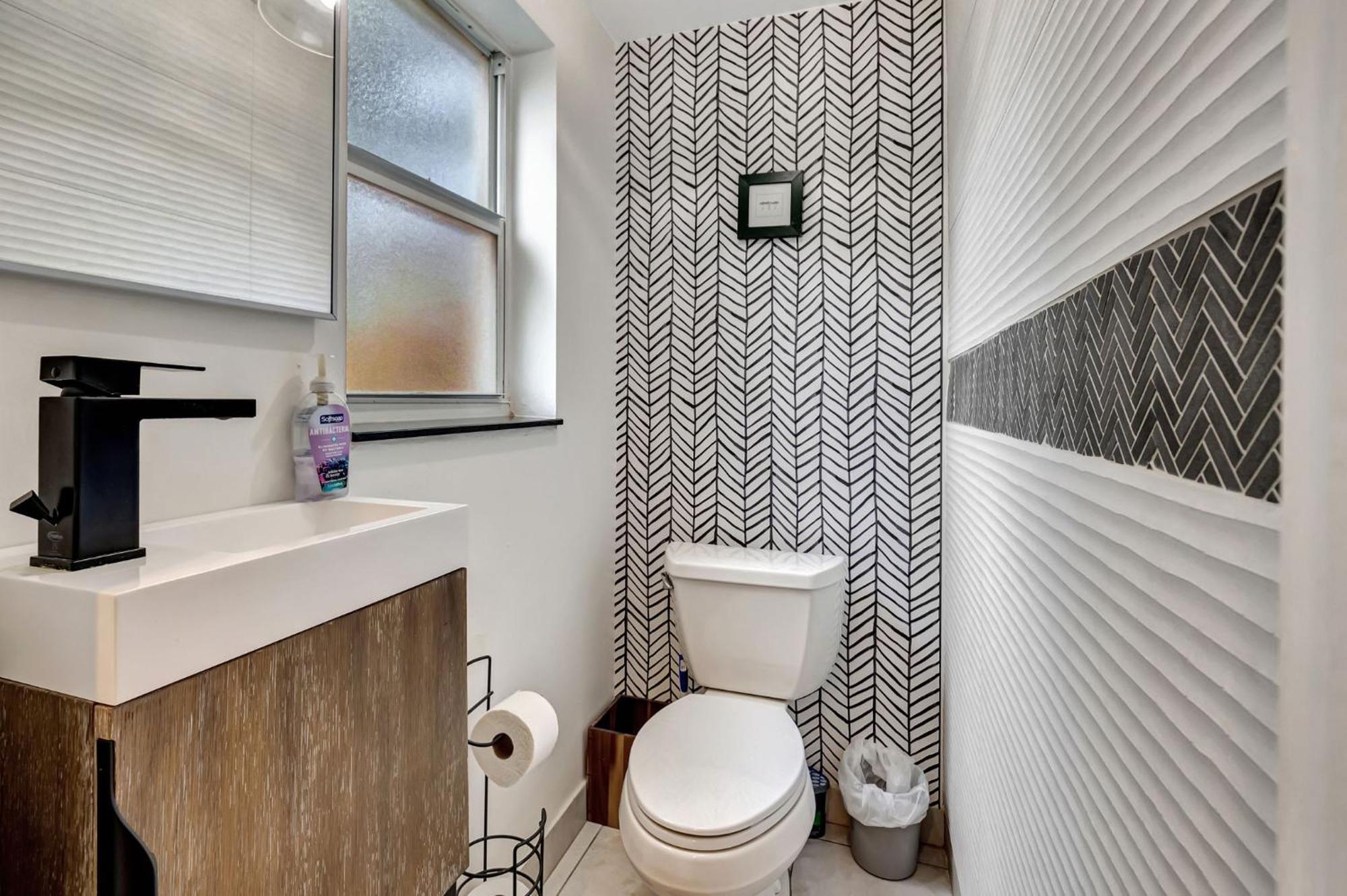 Magnificent Townhome Steps From Atlantic Ave Holiday home