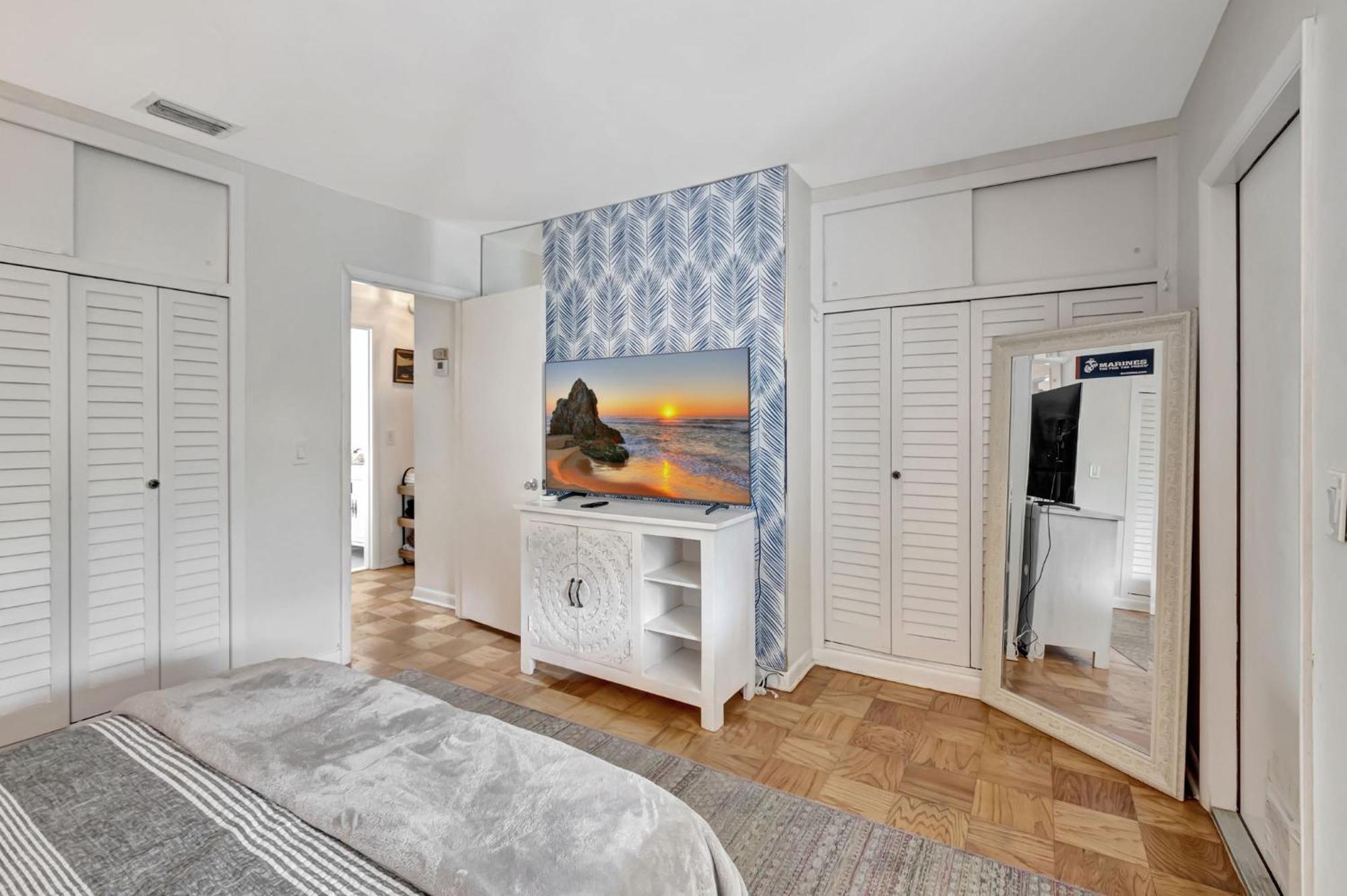 Magnificent Townhome Steps From Atlantic Ave Holiday home *