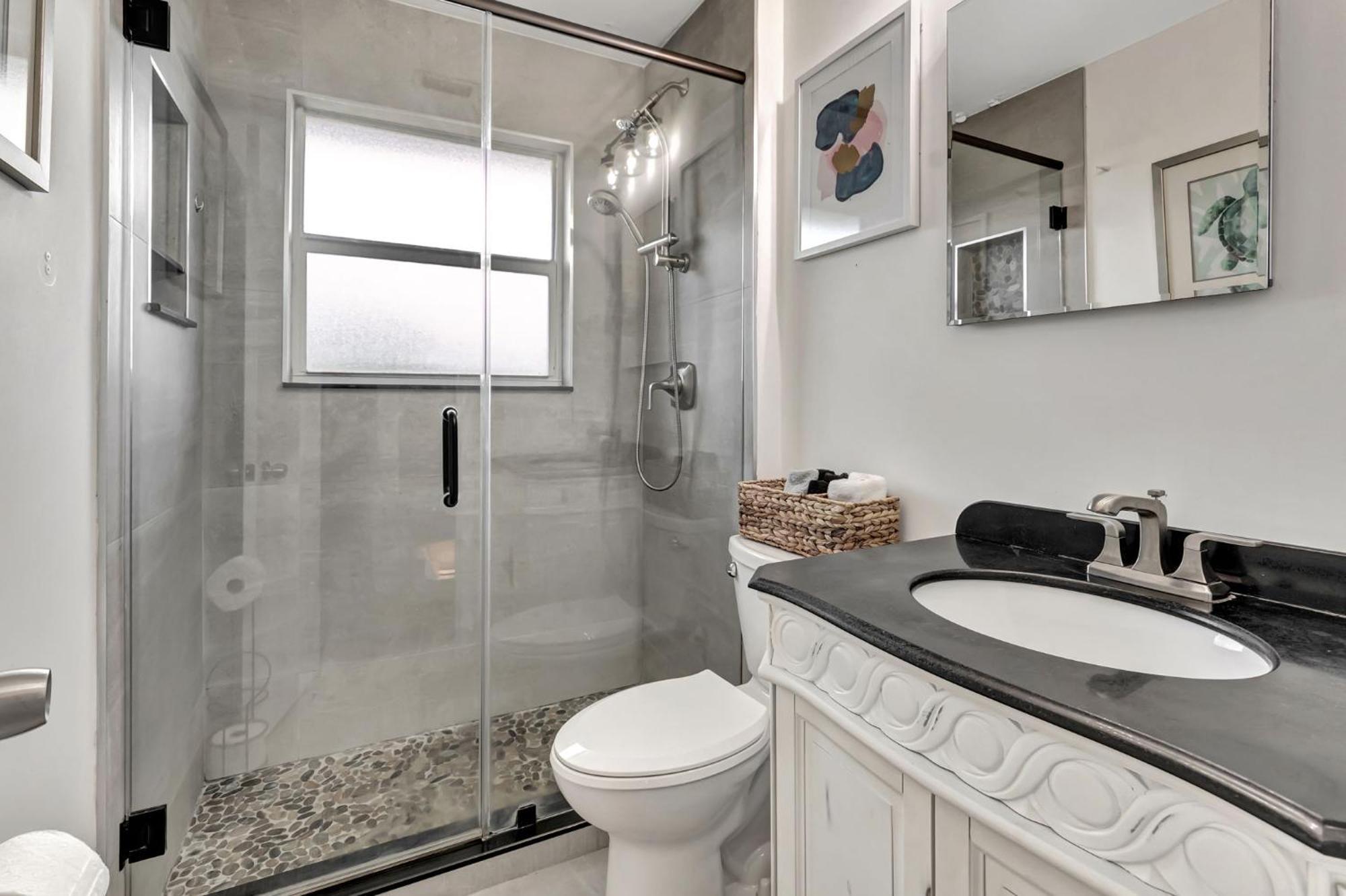 Magnificent Townhome Steps From Atlantic Ave Holiday home