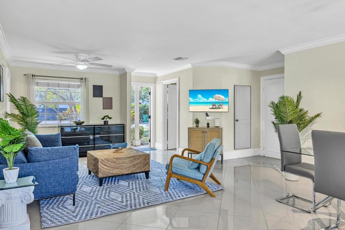 Stunning Tropical Pool House Delray Near The Holiday home
