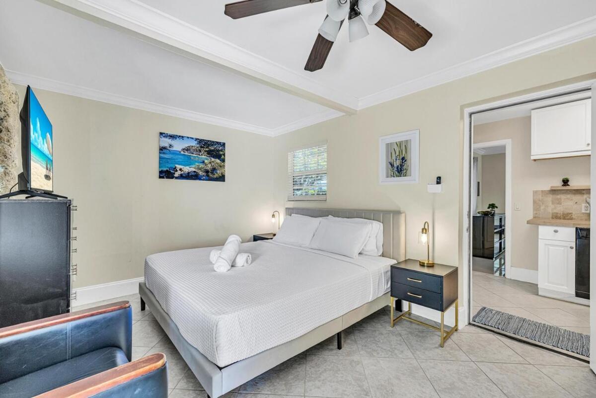 Stunning Tropical Pool House Delray Near The Holiday home Delray Beach