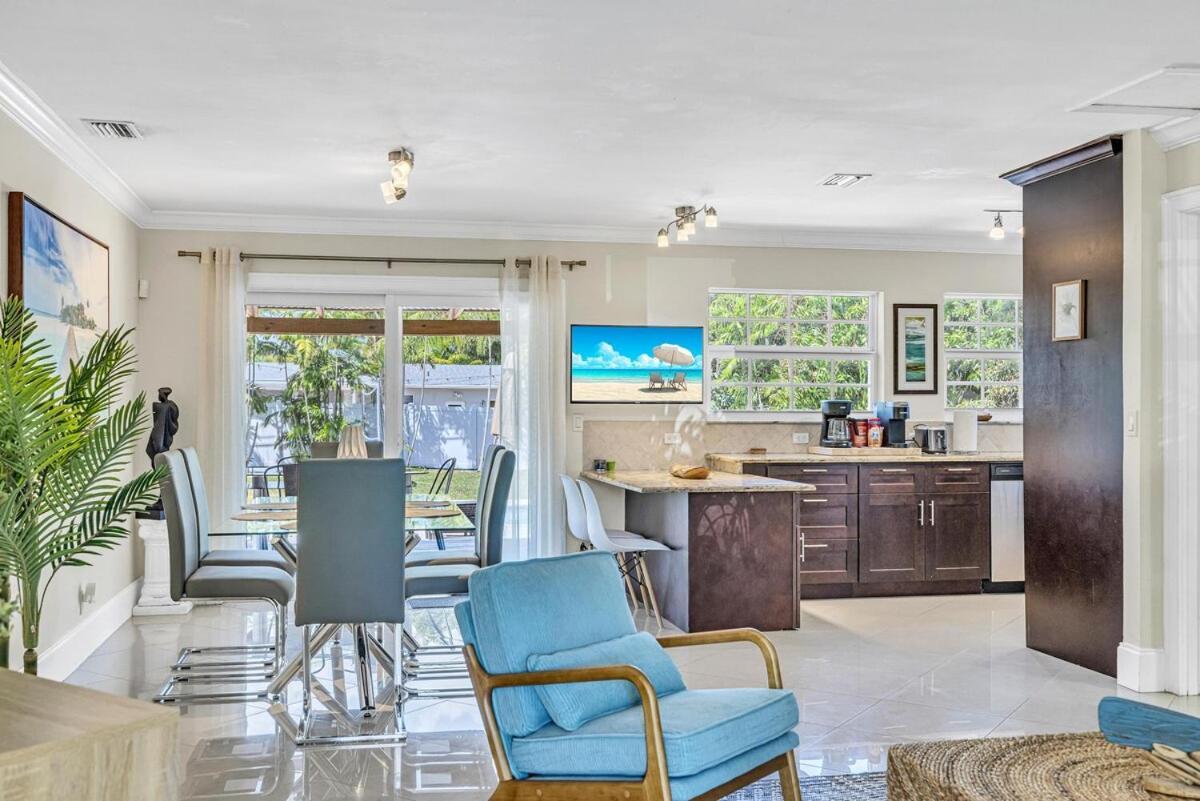 Stunning Tropical Pool House Delray Near The Holiday home Delray Beach