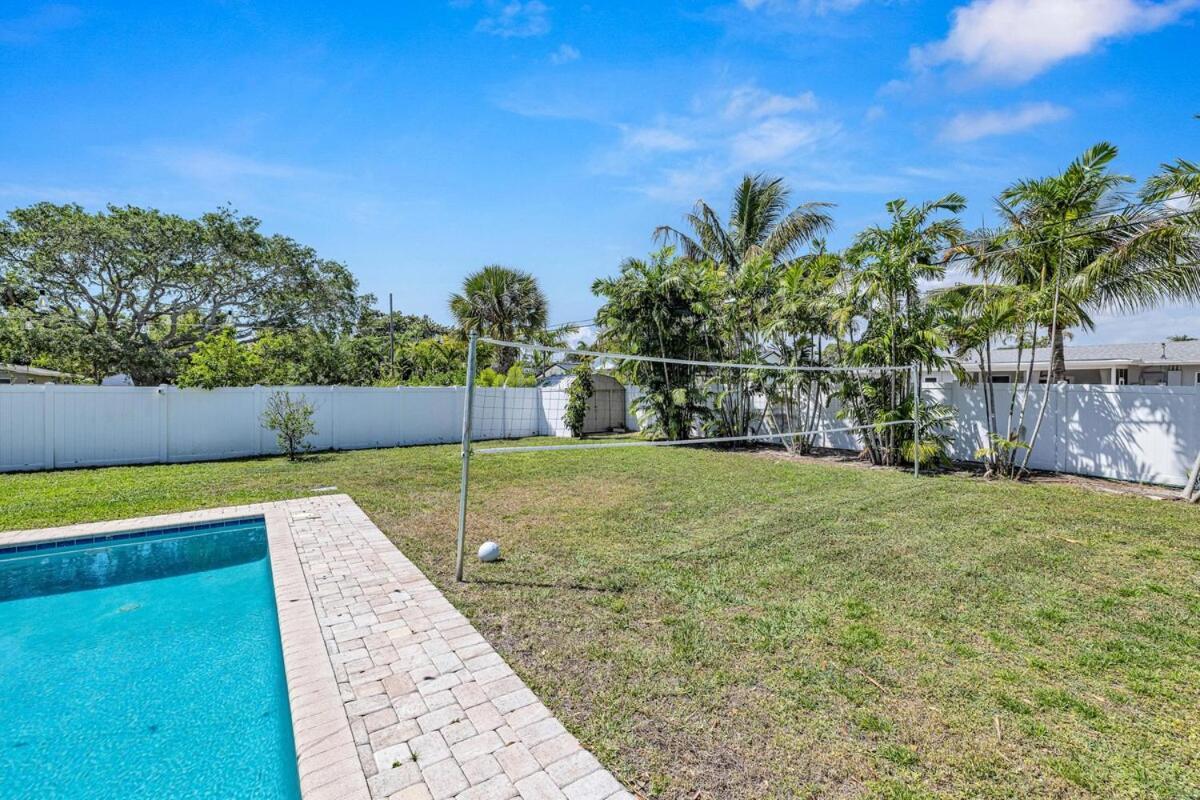 Stunning Tropical Pool House Delray Near The Holiday home