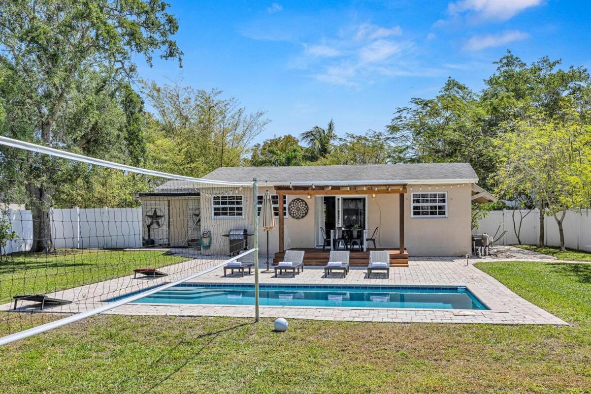 Stunning Tropical Pool House Delray Near The Holiday home *