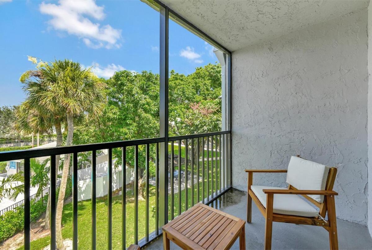Delray Retreat Pool Free Parking
