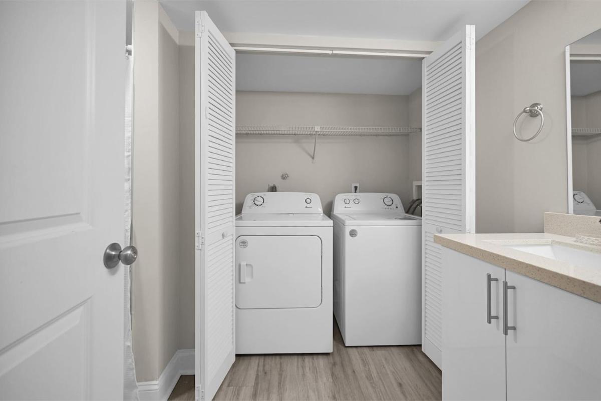 Delray Retreat Pool Free Parking Apartment *