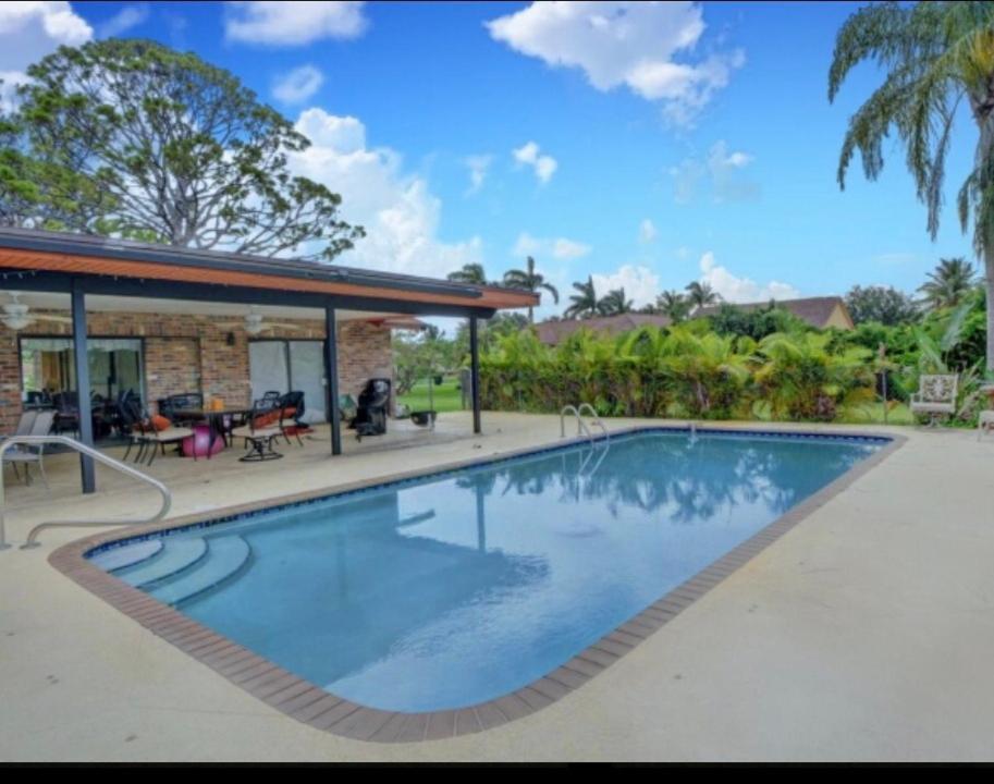 Lone Pine Estate