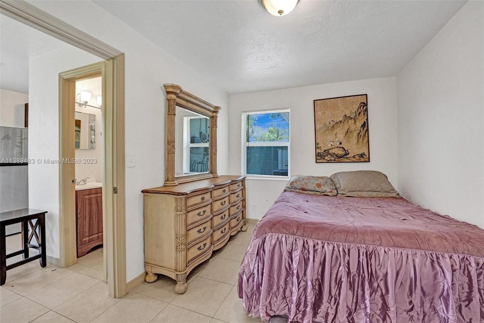Location, Rates In Delray Off The Avenue Delray Beach