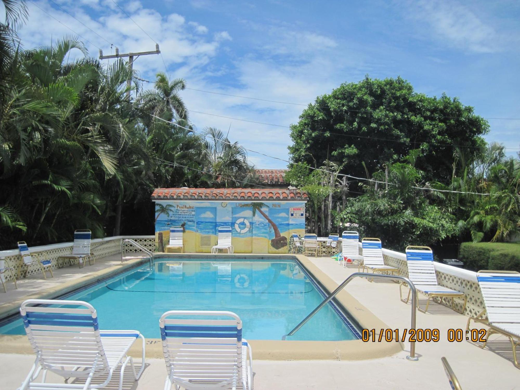 Location, Rates In Delray Off The Avenue * Delray Beach