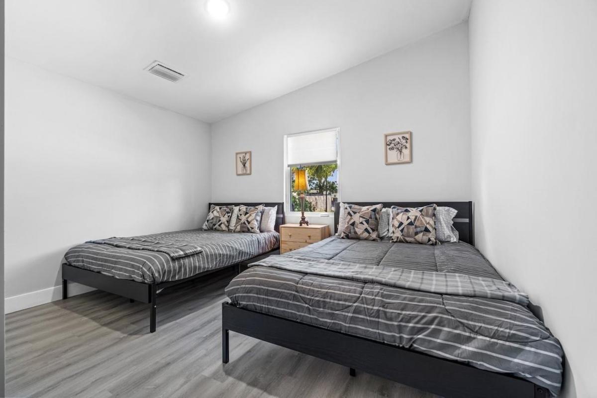 Close To Atlantic Ave, Beach! Hot Tub-5 Beds-king Holiday home Delray Beach