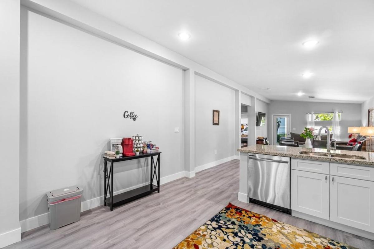 Close To Atlantic Ave, Beach! Hot Tub-5 Beds-king Holiday home *