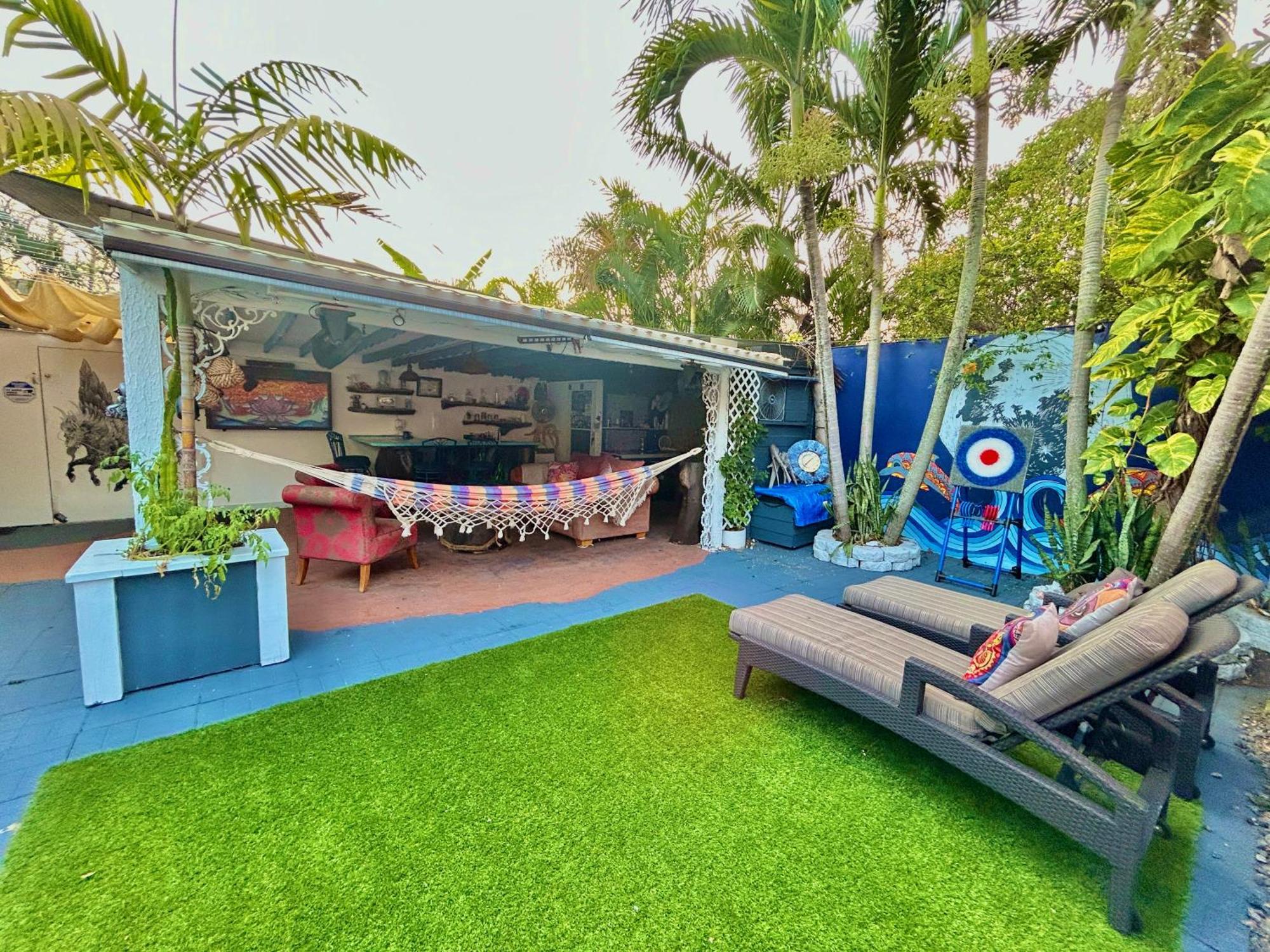 Artistic Retreat, King With Private Balcony! *