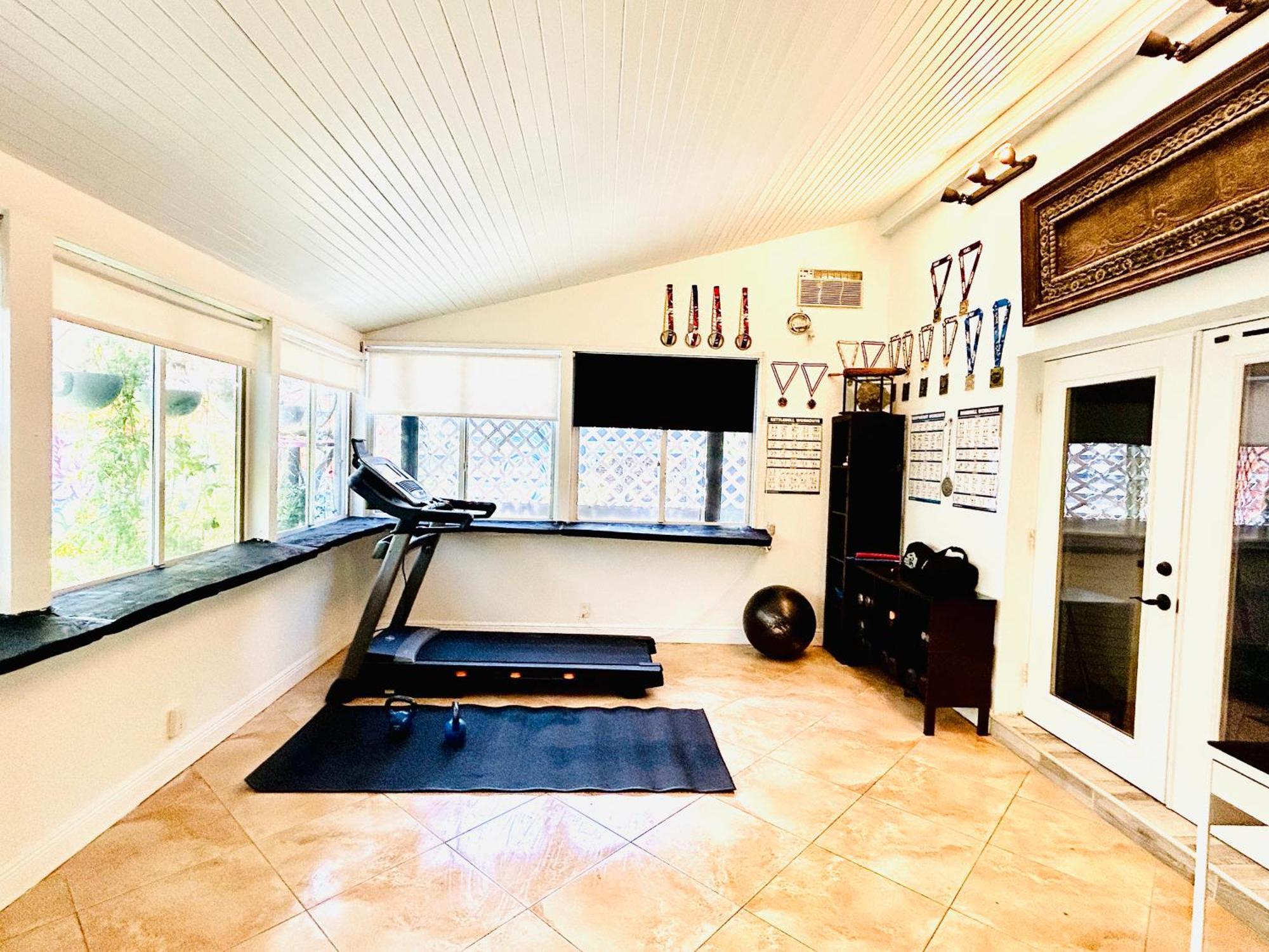 Artistic Retreat, King With Private Balcony! * Delray Beach