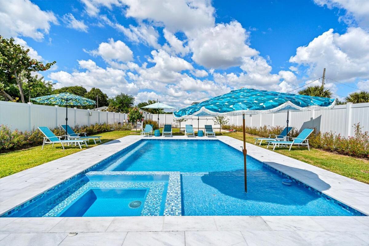 The Delray Twin Retreat 4 Bedrooms Heated Pool And Oasis *