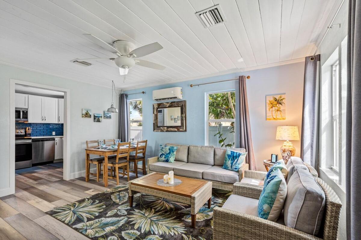 The Delray Twin Retreat 4 Bedrooms Heated Pool And Oasis Holiday home *