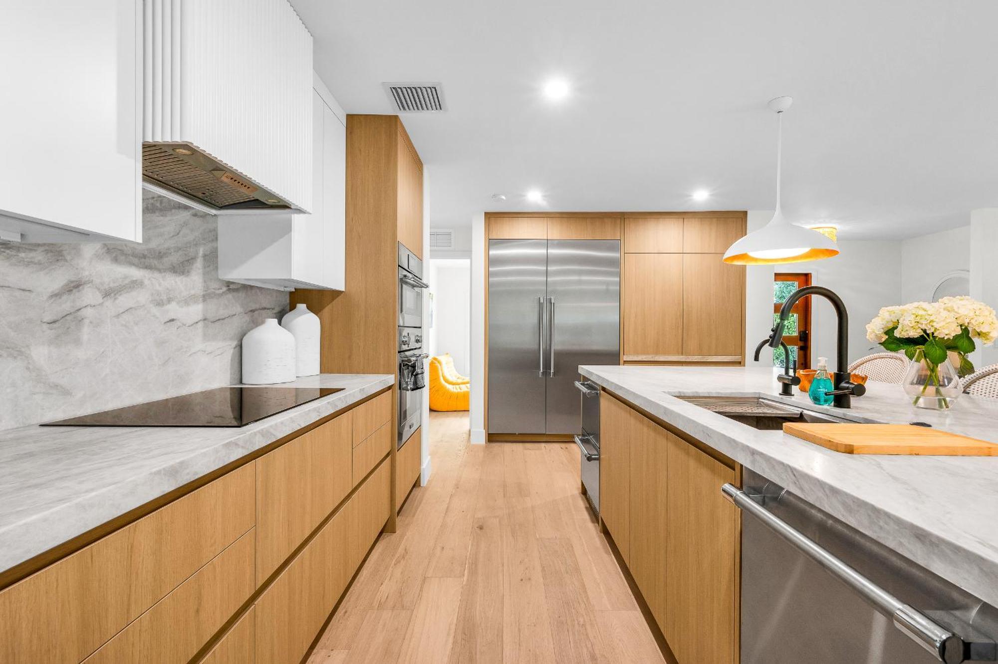 Spacious, Elegant 5 Bed, Pool, New, Close To And Atlantic Ave Holiday home *