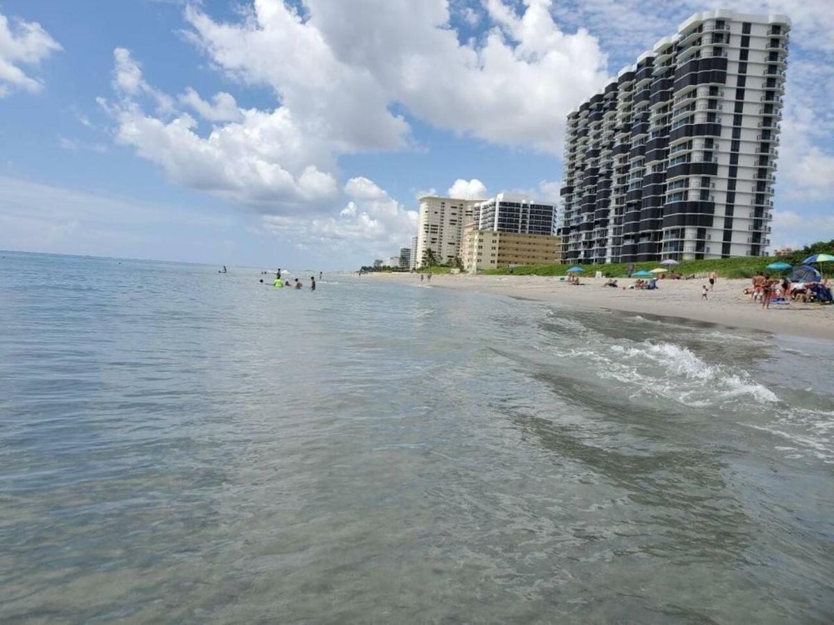 Beautiful Spacious And Luxury Delray House! Near The Beach! Holiday home Delray Beach