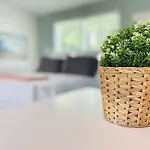 Private Tiny House For 1 Or 2 Near Downtown Delray And Beach