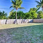 Sunny Delray Beach Home, 2 Mi To The Beach!