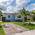 La Vida Delray #4-Lux W/Heated Pool-Best Location!