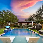 Bali Inspired Home With Heated Pool, Sauna And Hot Tub! Close To Beach And Atlantic Ave