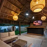 Bali Inspired Home With Heated Pool, Sauna And Hot Tub! Close To Beach And Atlantic Ave