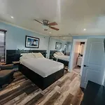 Artistic Retreat, King Suite With Private Balcony!