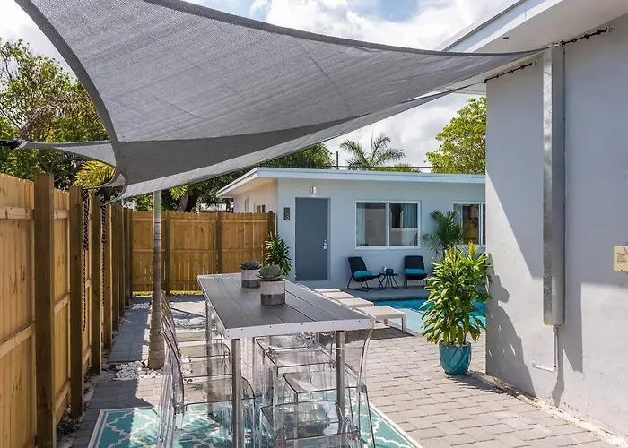 La Vida Delray #4-Lux W/Heated Pool-Best Location!