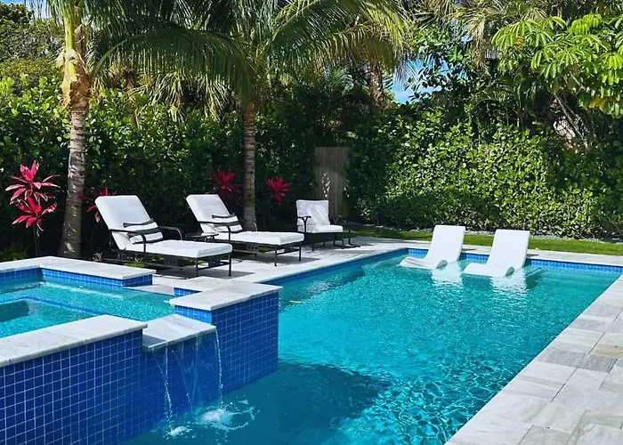 Modern Beach House, Heated Saltwater Pool & Spa