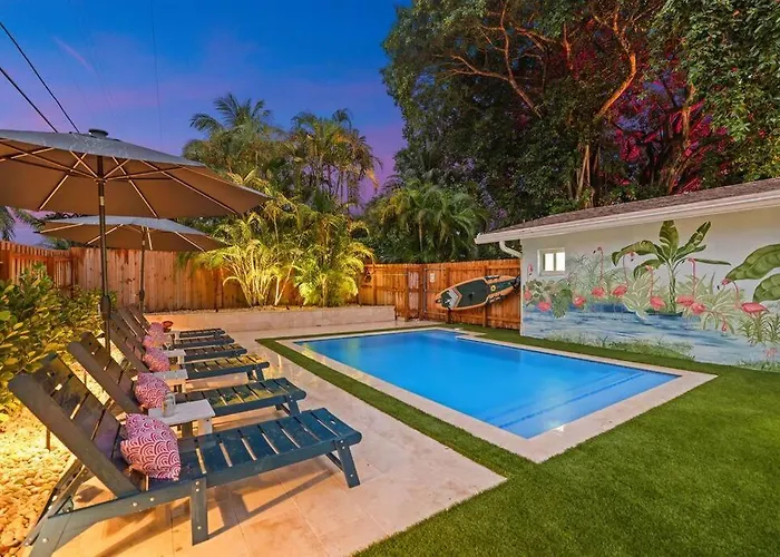 Flamingo Palms