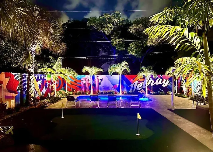 Exclusive Oasis, Exotic Pool & Miami Inspired Art