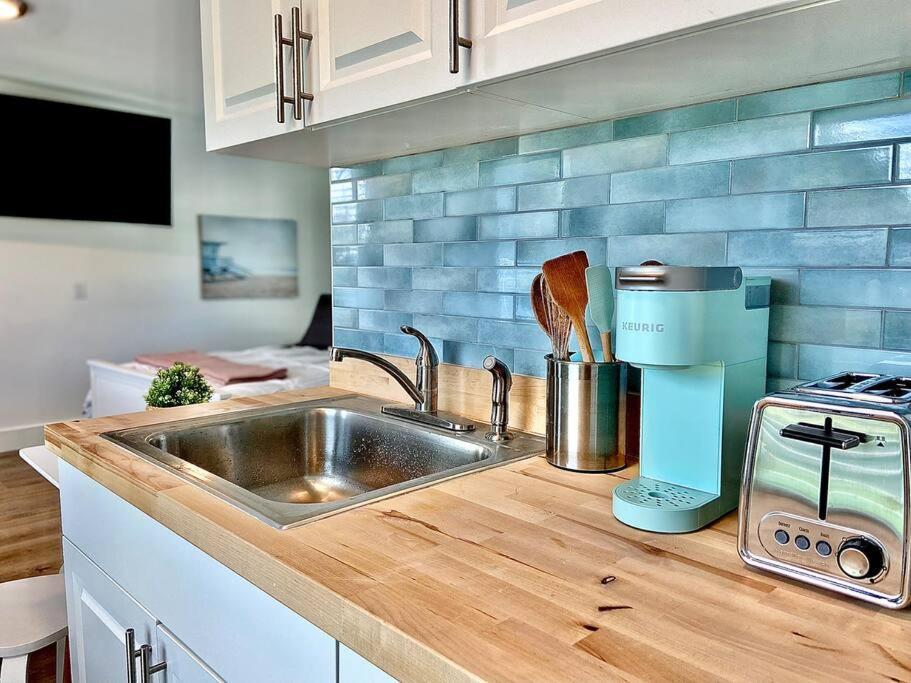 Private Tiny House For 1 Or 2 Near Downtown Delray And Beach