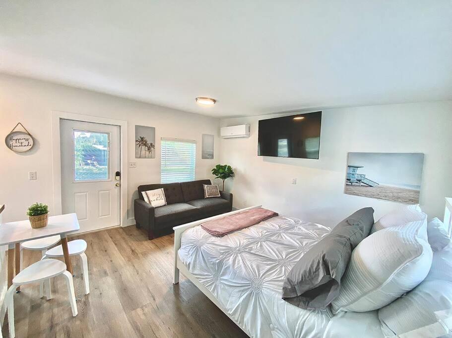 Private Tiny House For 1 Or 2 Near Downtown Delray And Beach *