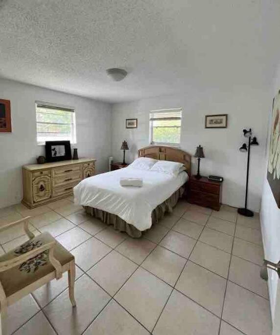Holiday home Walk To The Avenue And The Delray Beach