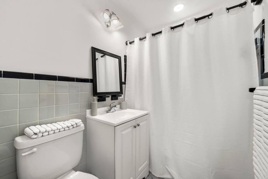 Coastal Charm + Modern Comfort Delray! Holiday home