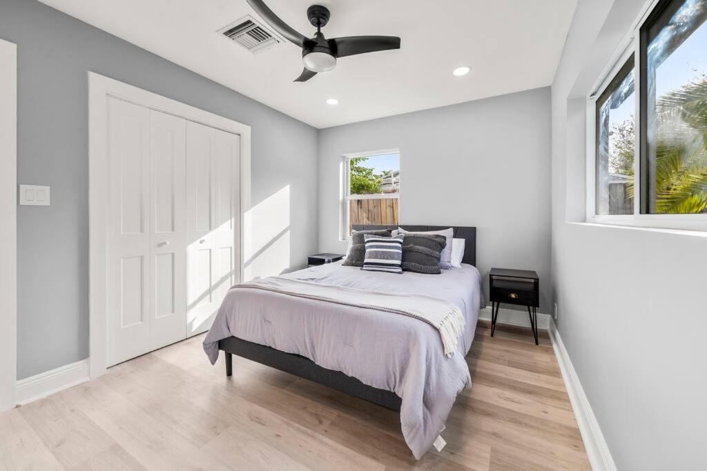 Coastal Charm + Modern Comfort Delray! Holiday home